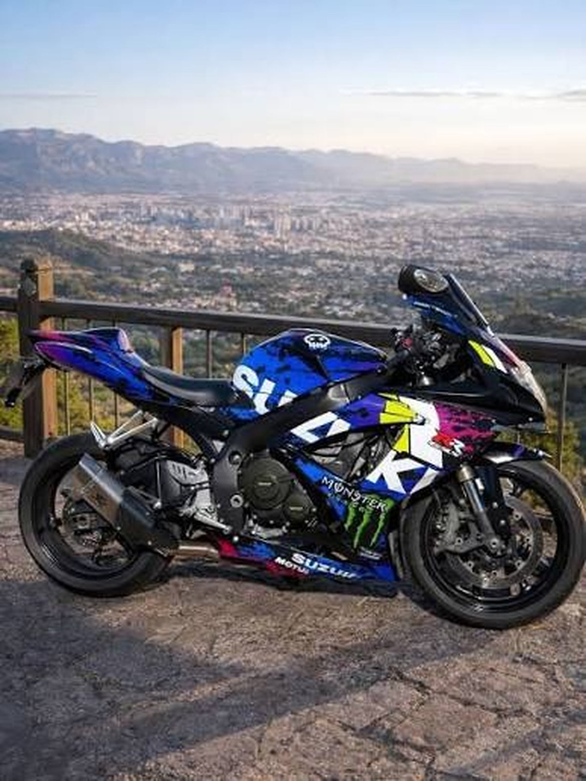 Kit de Gráficas para Moto Naked Suzuki GSR - Diseño 12 - LedPro Racing